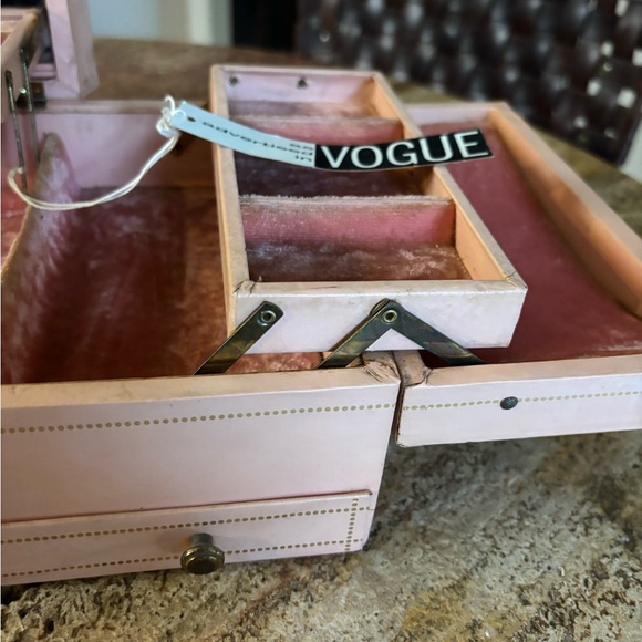 Jewelry Box “AS SEEN IN VOGUE” - Picture 7 of 16